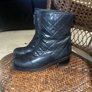 Pajar Diamond Quilted Black Leather Boots Women’s Zip Up Boot Size 10